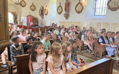 55 écoliers dans l’église de Saint Marcouf !